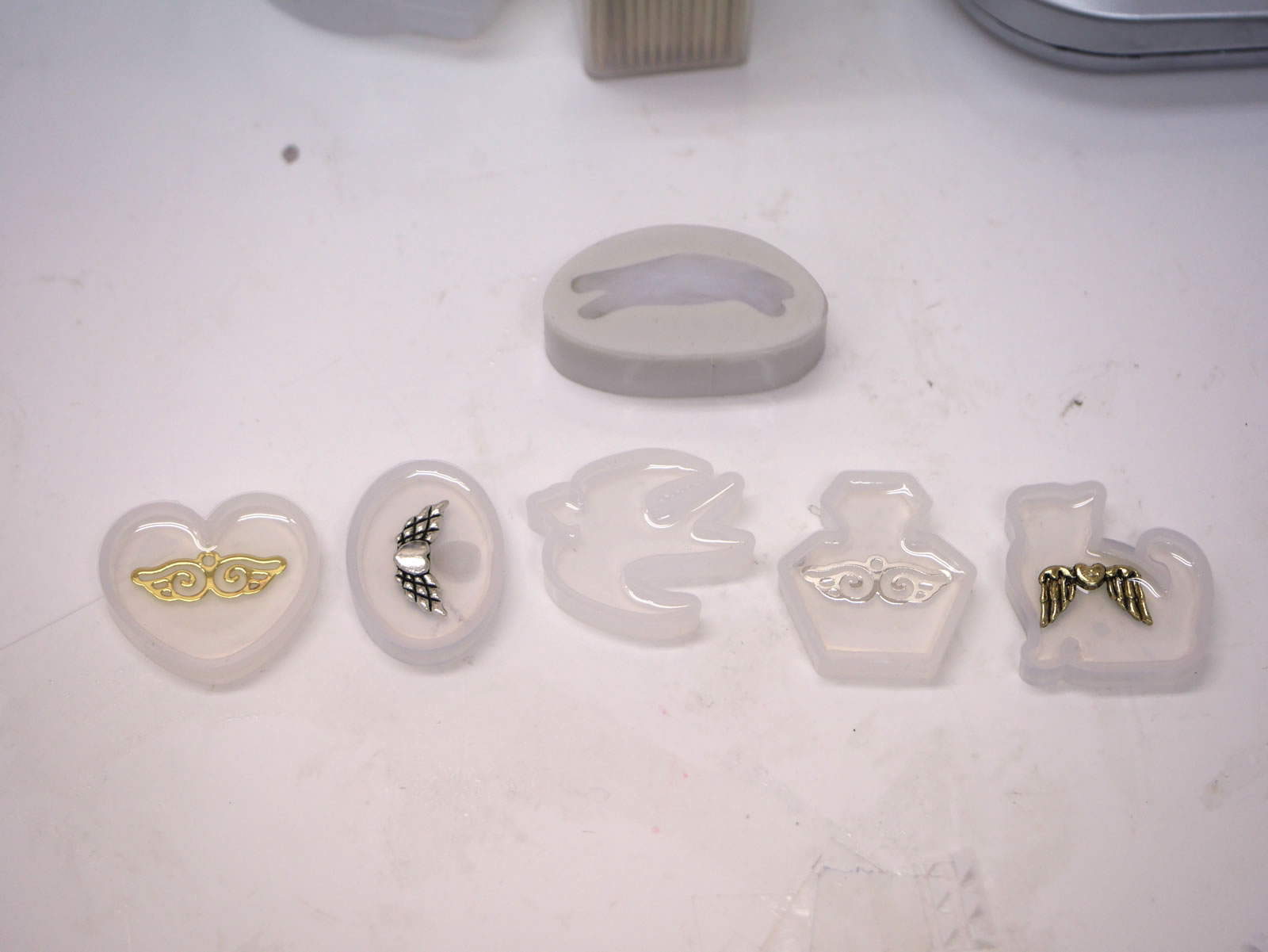 �I���S�i�C�g